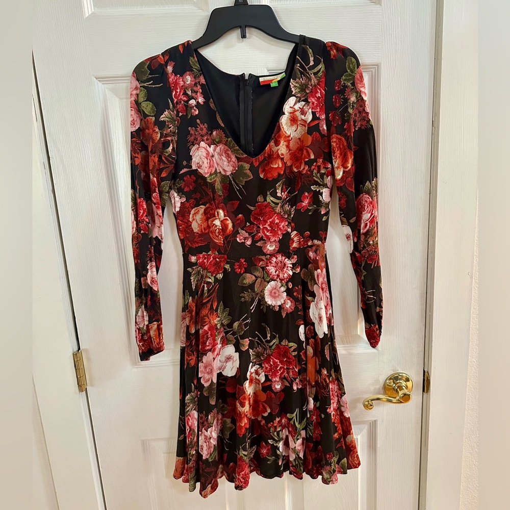 Floral Long Sleeve Dress - Black and Pink